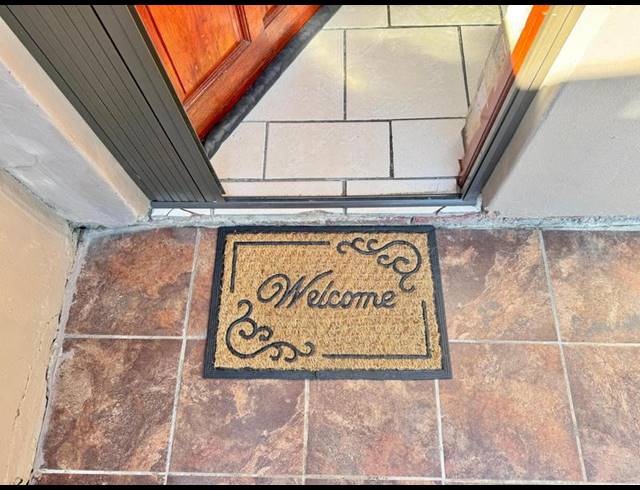 2 BEDROOM TOWNHOUSE FOR SALE IN HEADLANDS